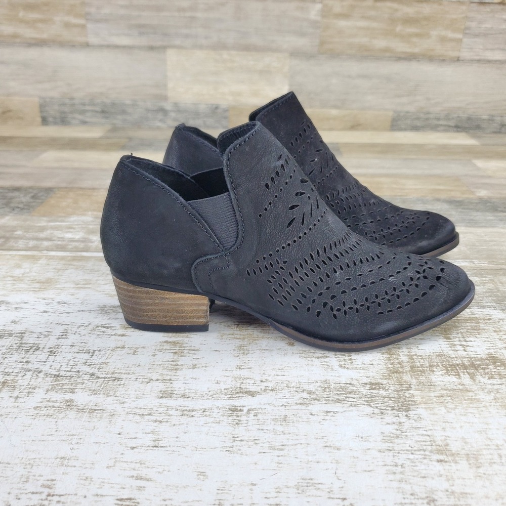 Coldwater Creek Womens Cutout Ankle Booties Sz 6 Medium Black Suede Block Heel